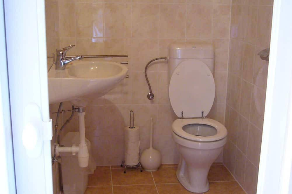 House (140m2, 3 large bedrooms), garden (800m2) fenced, great in Orfű, Pécsi járás