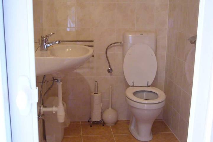 Haus (140m2, 3 große schlafzimmer), garten (800m2) eingezäunt, super in Orfü, Kleingebiet Fünfkirchen