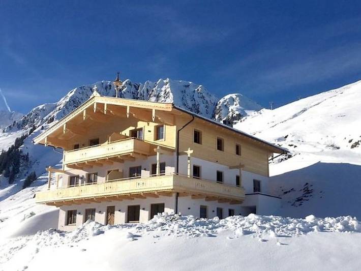 Ferienwohnung für 6 Personen, mit Balkon und Garten sowie Sauna und Ausblick in Jochberg