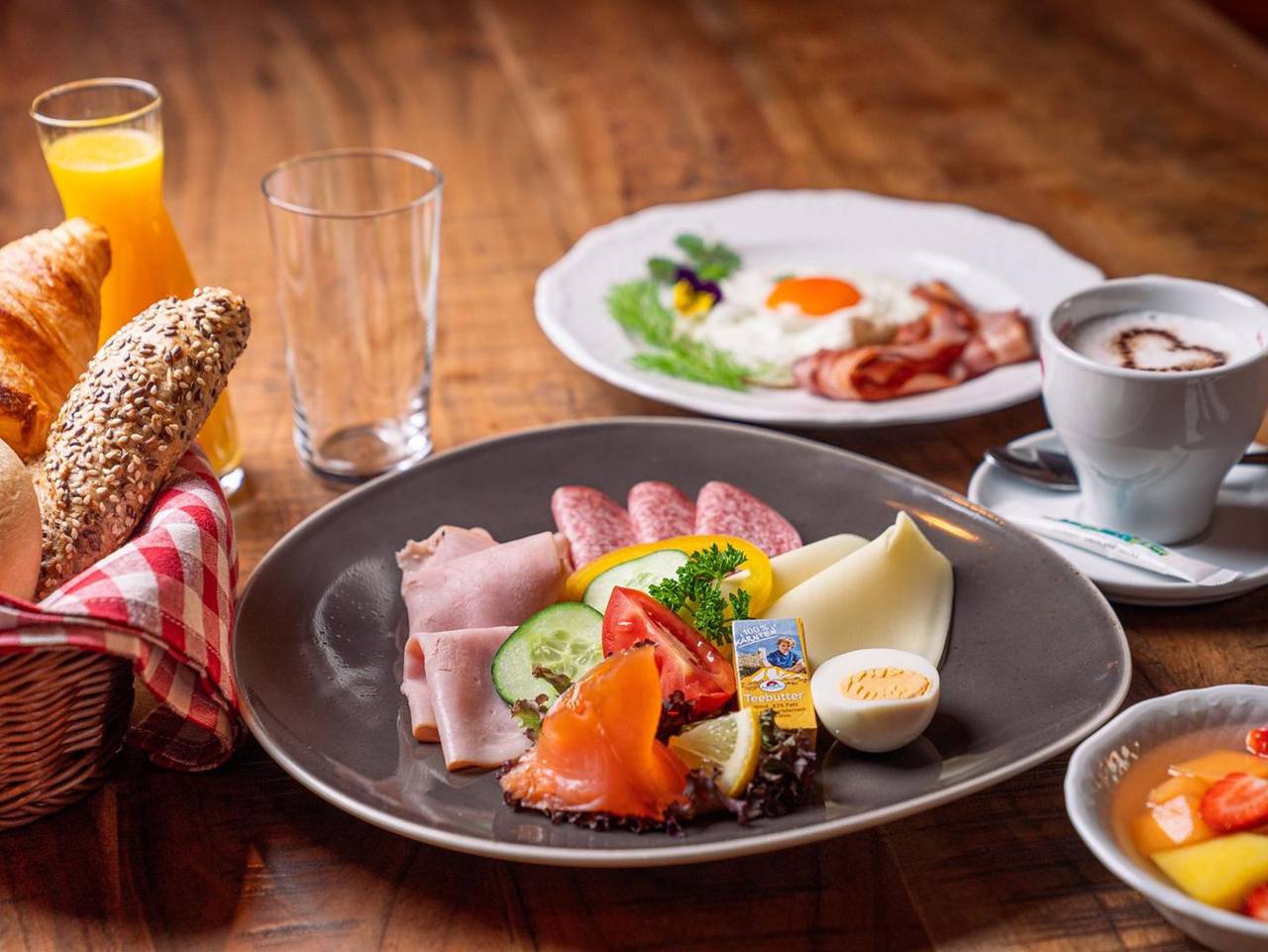 Hotel Restaurant Südrast Dreiländereck - Doppelzimmer in Karawanken und Bachergebirge, Marktgemeinde Arnoldstein