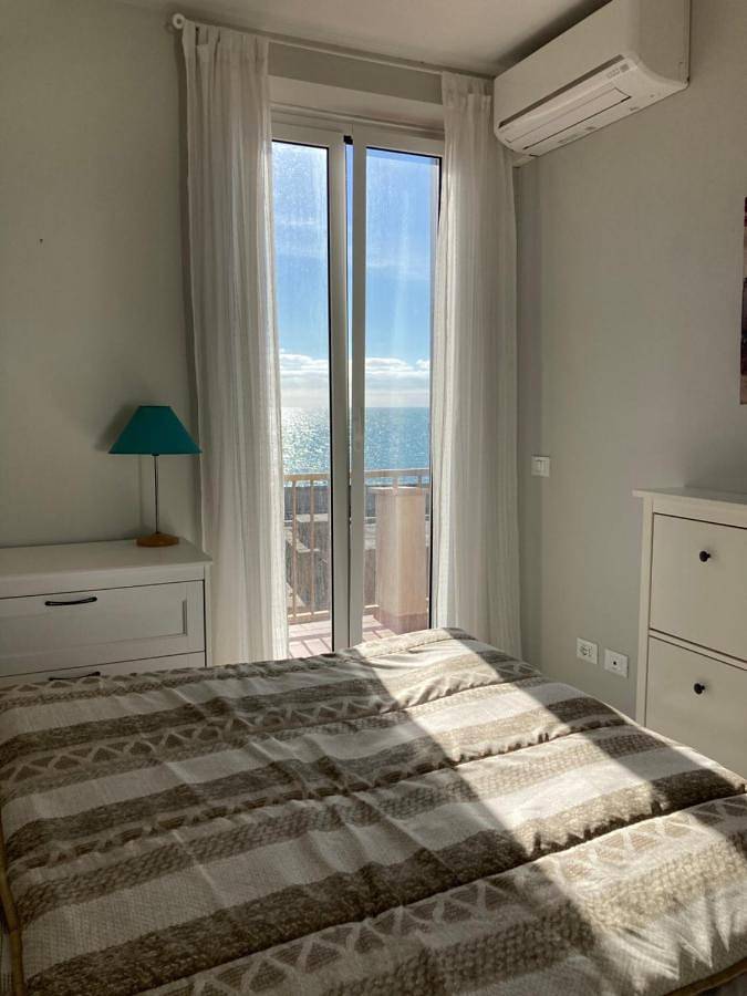 Rosso Tramonto luxury-white- Ladispoli, Lungomare Regina Elena 58 in Ladispoli, Provincia di Roma