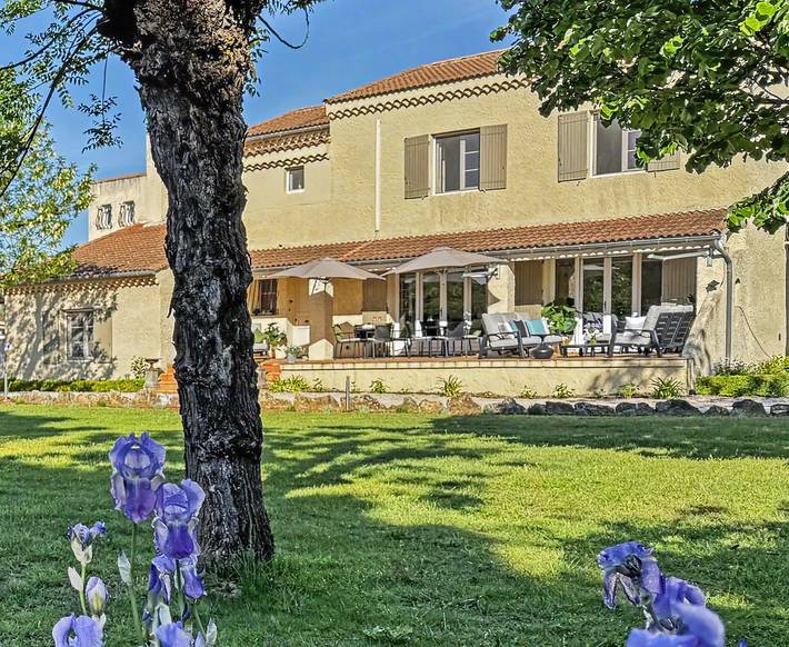 Gîte pour 15 personnes, avec jacuzzi et piscine, adapté aux familles à Carpentras - 4
