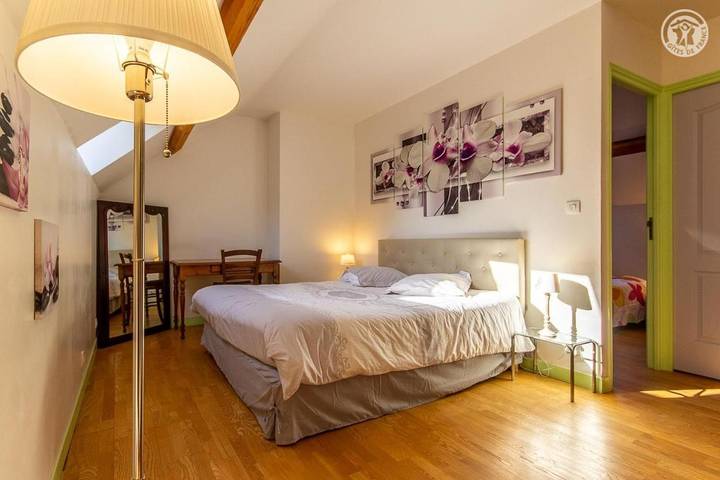 Location de vacances pour 8 personnes, avec jardin et vue, adapté aux familles à Antully