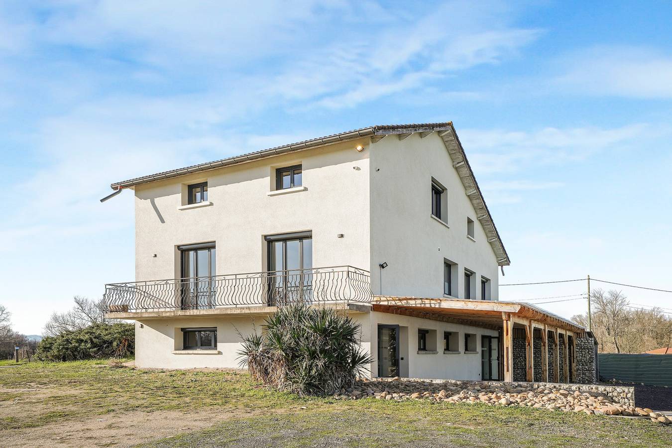 Casa Vacacional 'Grand Gîte - Salle De Réception' con Terraza Privada, Wi-Fi y Aire Acondicionado in Veauchette, Montbrison