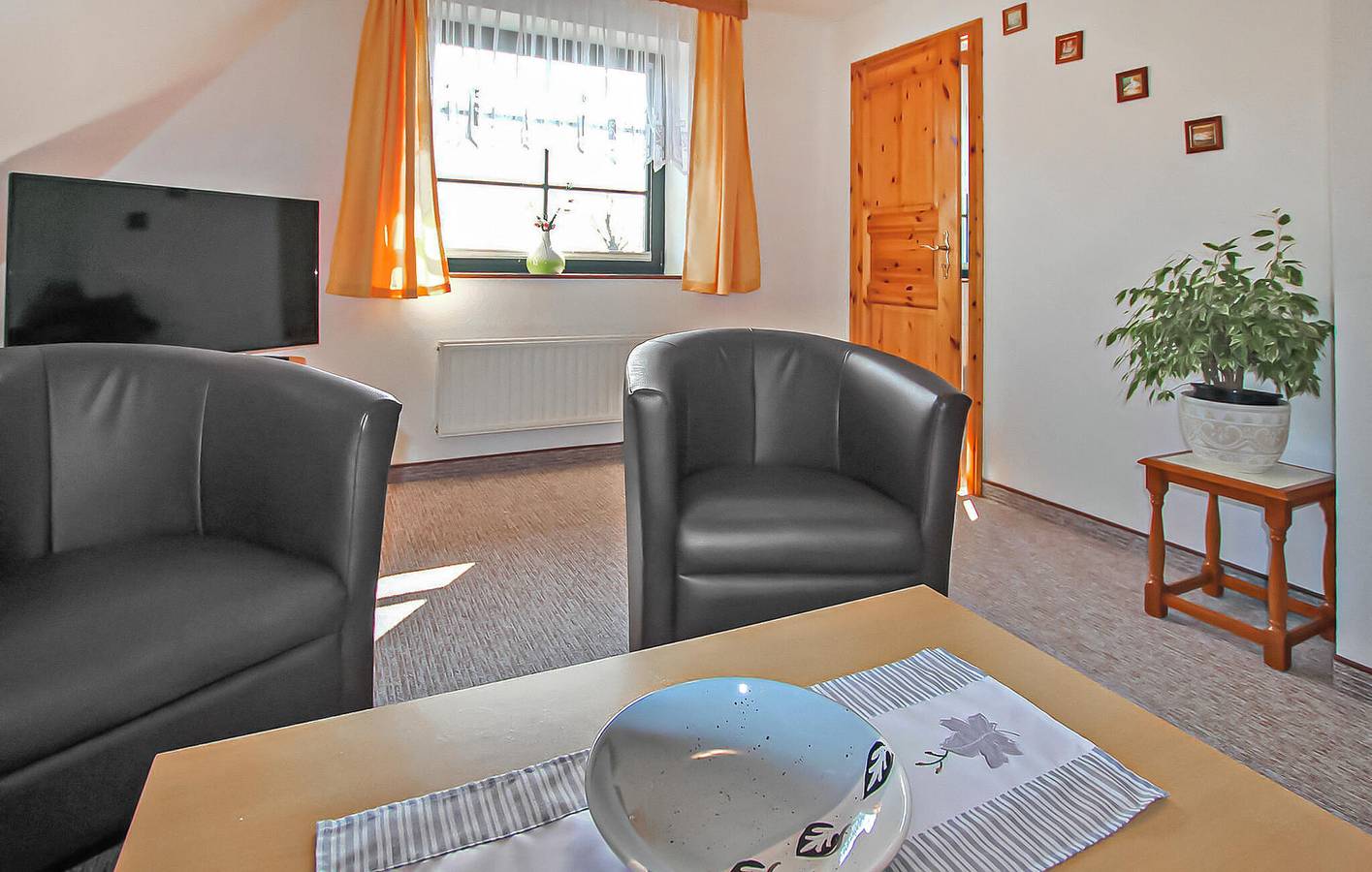 Ganze Ferienwohnung, Gemütliche Ferienwohnung am Meer 200m von der Küste entfernt in Alt Reddevitz in Alt Reddevitz, Mönchgut