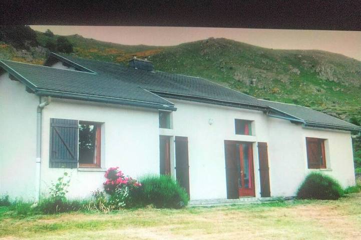 Gîte pour 5 personnes, avec terrasse et jardin