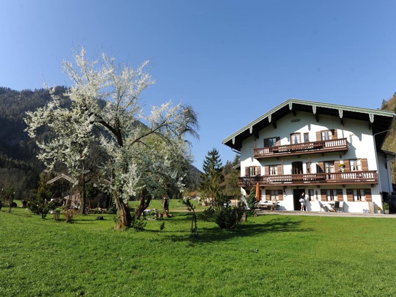 Hansenbauernhof inkl. Chiemgaukarte - Ferienwohnung 65qm, 2 Schlafzimmer, Balkon, Kochnische, Wlan, max 4 Personen in Ruhpolding, Bayerische Alpen