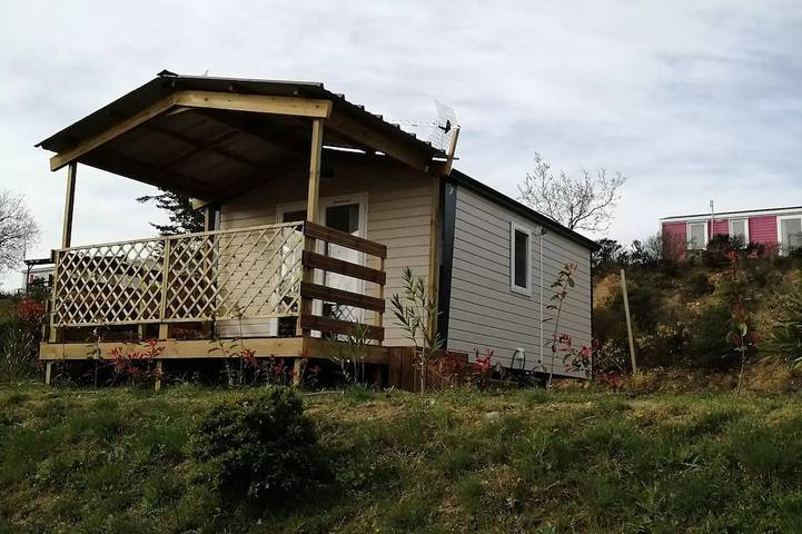Location de vacances pour 2 personnes, avec terrasse et piscine à Le Boulou