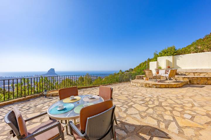 Chalet para 8 personas, con jacuzzi además de terraza y jardín, Se admiten mascotas en Provincia de Alicante - 2