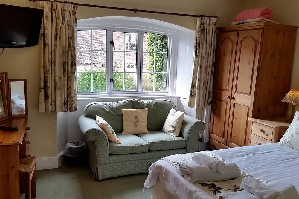 Ferienhaus-Villa-Ensuite mit Dusche-Blick auf den Fluss-Farmhouse in Wiltshire