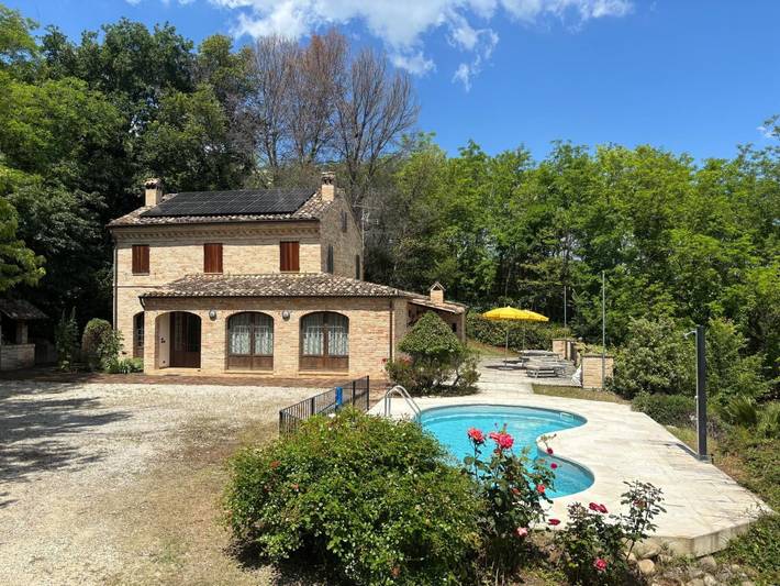 Casa vacanza per 8 persone, con piscina e panorama nonché terrazza e giardino - 1