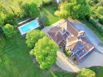 Cottage pour 2 personnes, avec piscine ainsi que vue et jardin à Uzeste