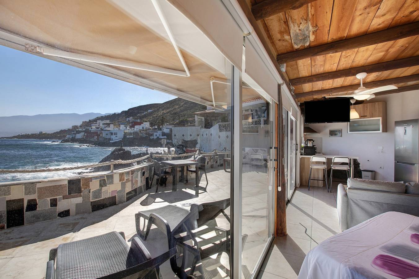 Vakantiehuis 'La Terraza Del Mar' met Uitzicht op Zee, Terras & Wifi, foto 15