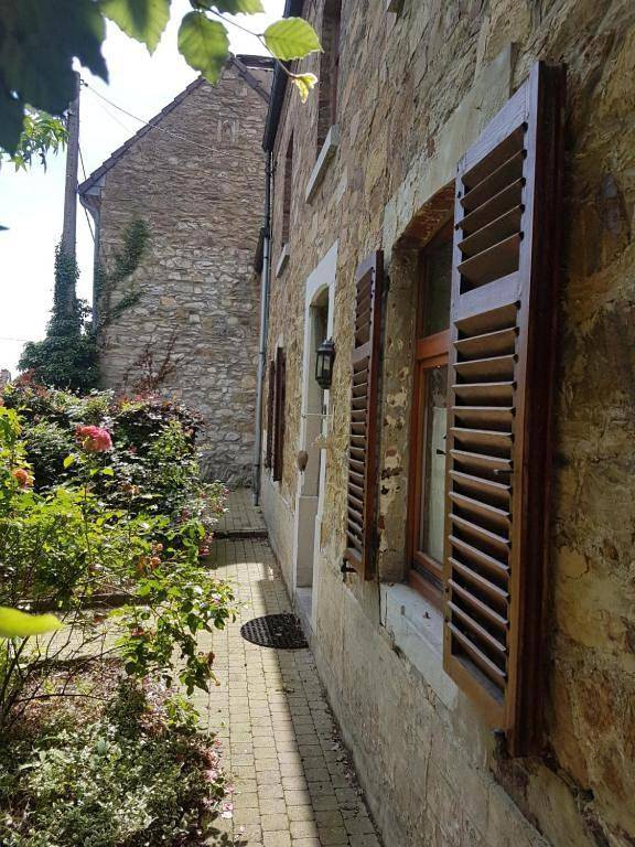 Location de vacances pour 10 personnes, avec Terrasse et Jardin ainsi que Sauna et Vue à Braives - 3