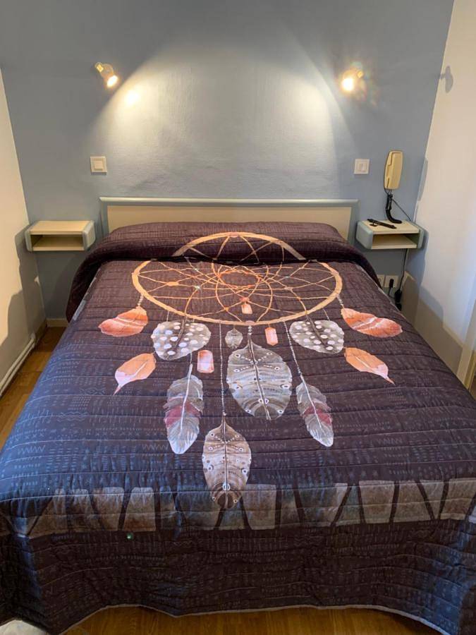 Hôtel pour 4 personnes, avec vue et terrasse, animaux acceptés à Lanuéjols - 2