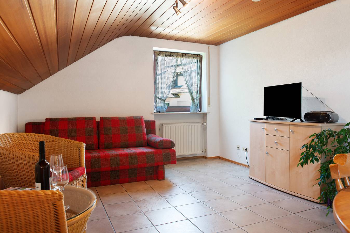 Ganze Wohnung, Ferienwohnung mit Gemeinschaftsgarten und Wi-Fi in Salem, Region Bodensee-Oberschwaben