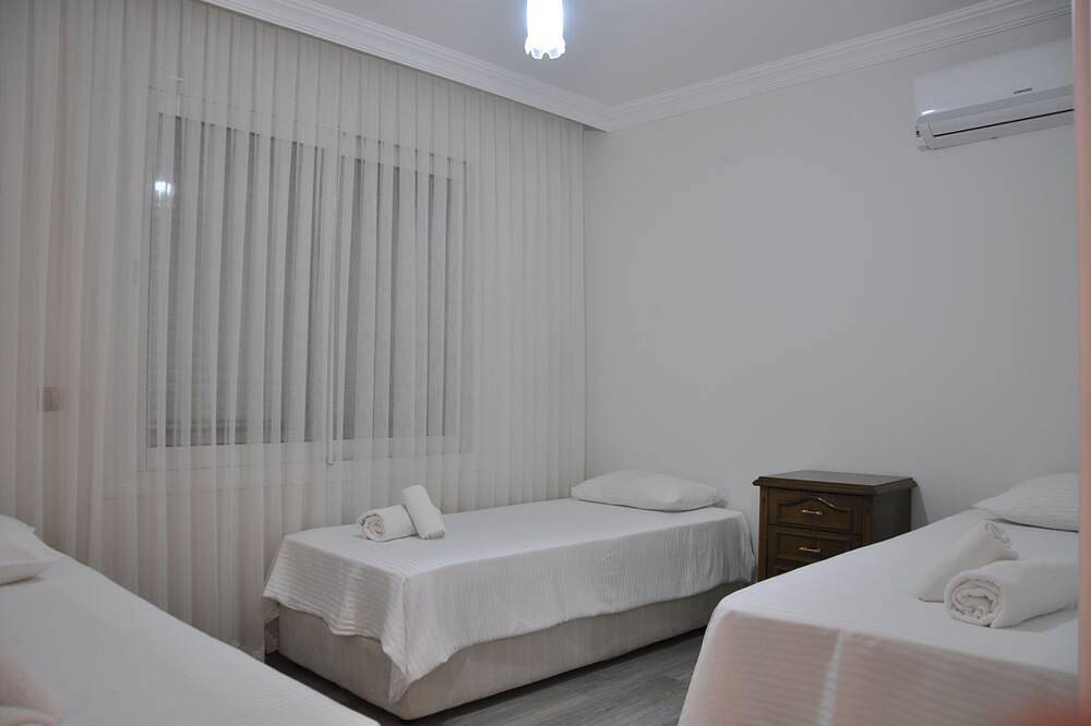 Villa Zeytin, 4-bedroom villa, private pool in Kusadasi, Aydın Province