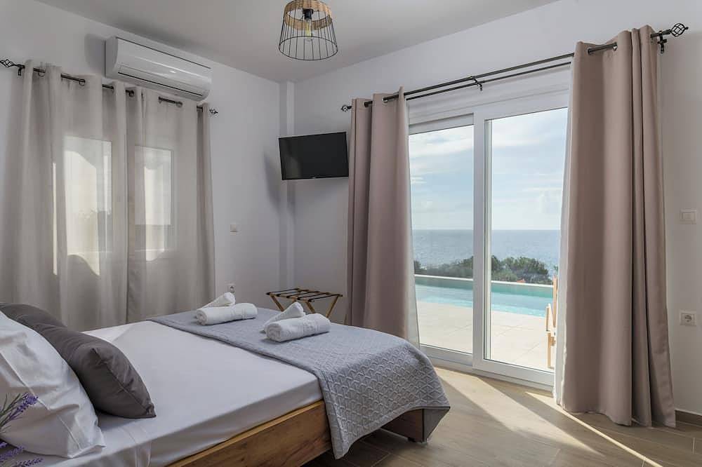 Windless Seaview Villa, with Pool & Hot Tub in Achlia, Lasithi