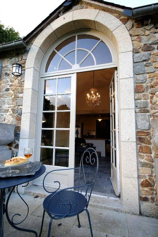 Chambre d’hôte pour 2 personnes, avec jardin ainsi que piscine et terrasse - 1