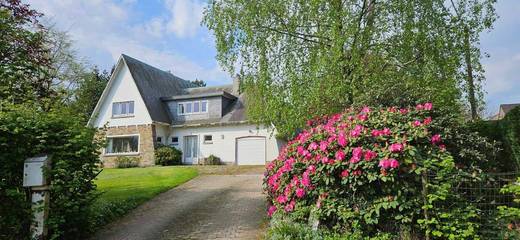 Cottage pour 2 personnes, avec piscine ainsi que vue et jardin dans Polleur