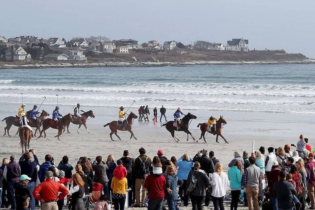 Easton's Beach House: Zentrale Klimaanlage und nur wenige Schritte vom Strand entfernt! in Middletown, Newport County