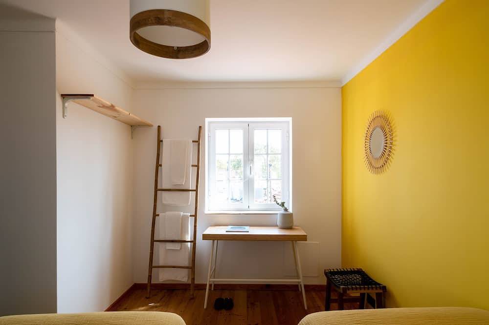 Sea´Ya Villa Areia with swimming pool and 5 minutes from the beach in Praia da Cresmina, Cascais e Estoril