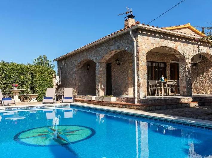 Casa rural para 6 personas, con balcón y piscina en Pals - 4