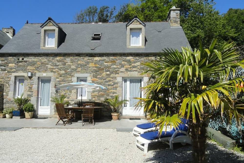 Charmante maison avec cheminée et jardin privé in Surtainville, Côte de la Déroute