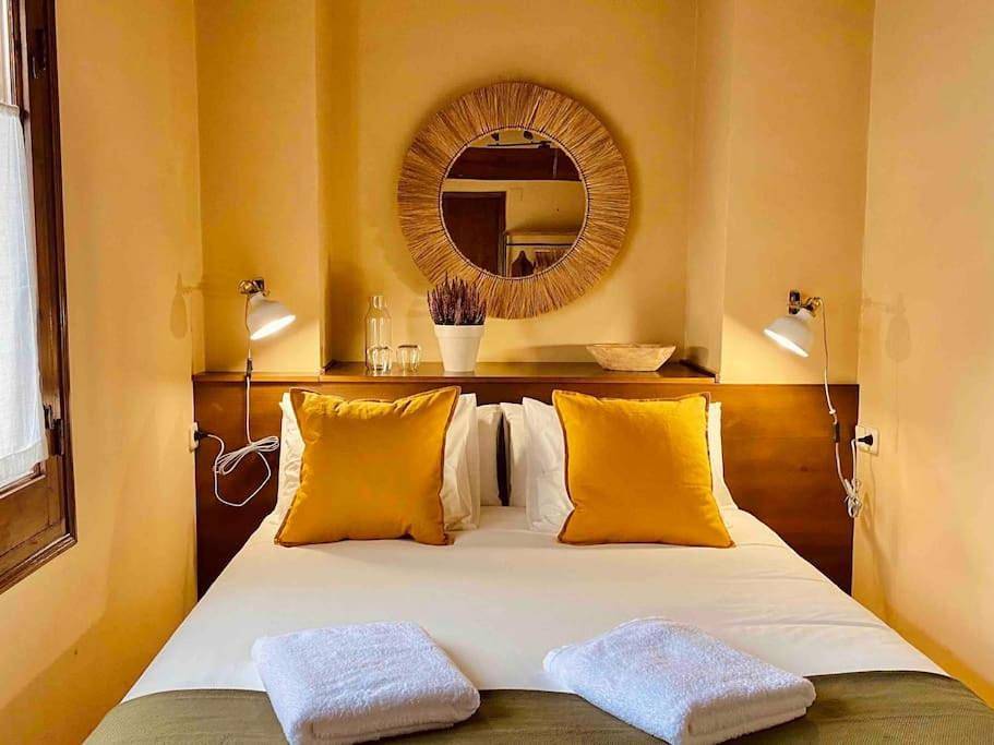 Apartamento entero, Three-Bedroom Apartment in Llivia, Parque Natural Regional de los Pirineos Catalanes