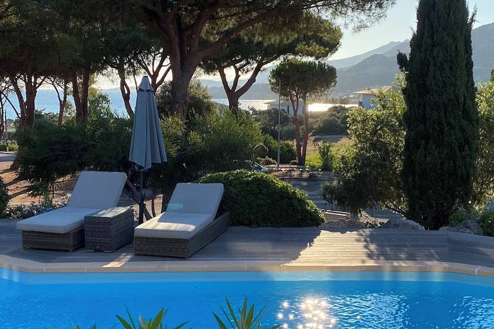 Villa pour 6 personnes, avec jardin et balcon à Lumio
