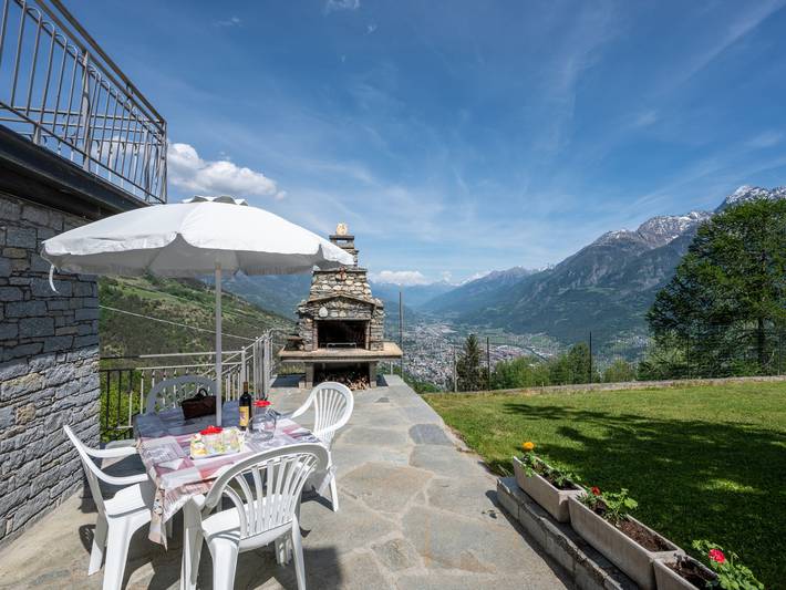 Location de vacances pour 4 personnes, avec terrasse et jardin dans Vallée d'Aoste - 2