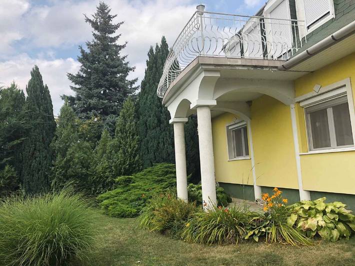 Ferienhaus mit Pool, Klima und moderner Einrichtung in Balatonfűzfő, Plattensee nordufer