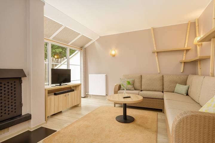 Villa für 4 Personen, mit Terrasse und Pool im Sauerland - 2
