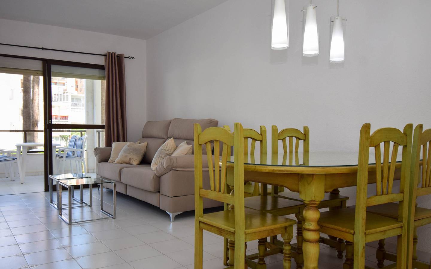 Entire apartment, Apartment in beachfront complex with garden and pool views in Los Boliches, Fuengirola