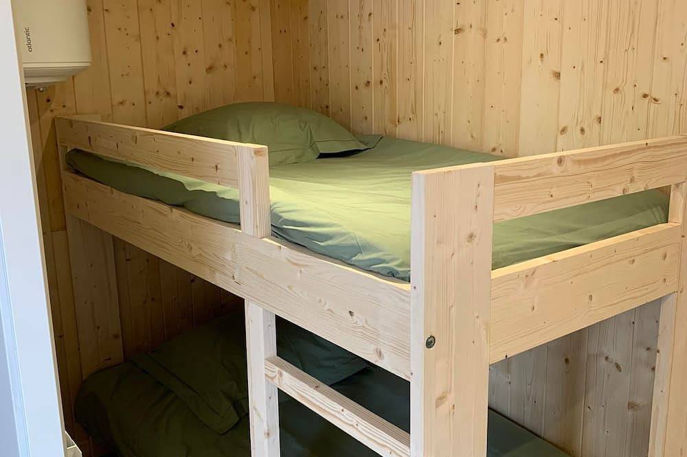 La Petite Auberge Insolite, une Aventure Insolite Dans D'anciens box à Chevaux in Saint-Affrique, Parc naturel régional des Grands Causses