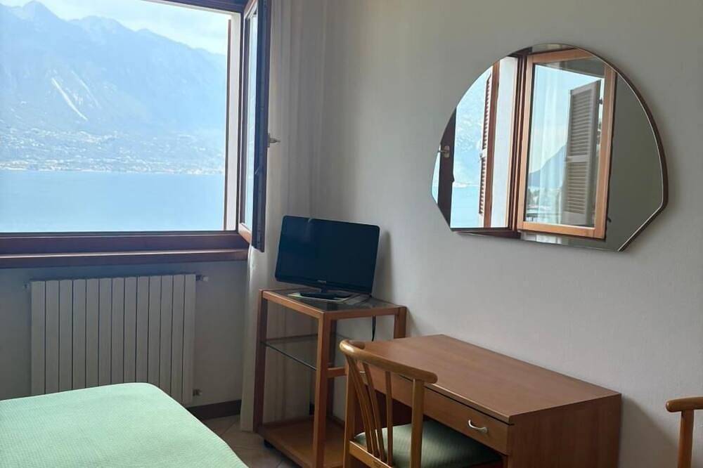 Appartement entier, Residence Villa Gianna Two-room apartment with lake view for 2 people in Limone sul Garda, Montagnes autour du lac de Garde