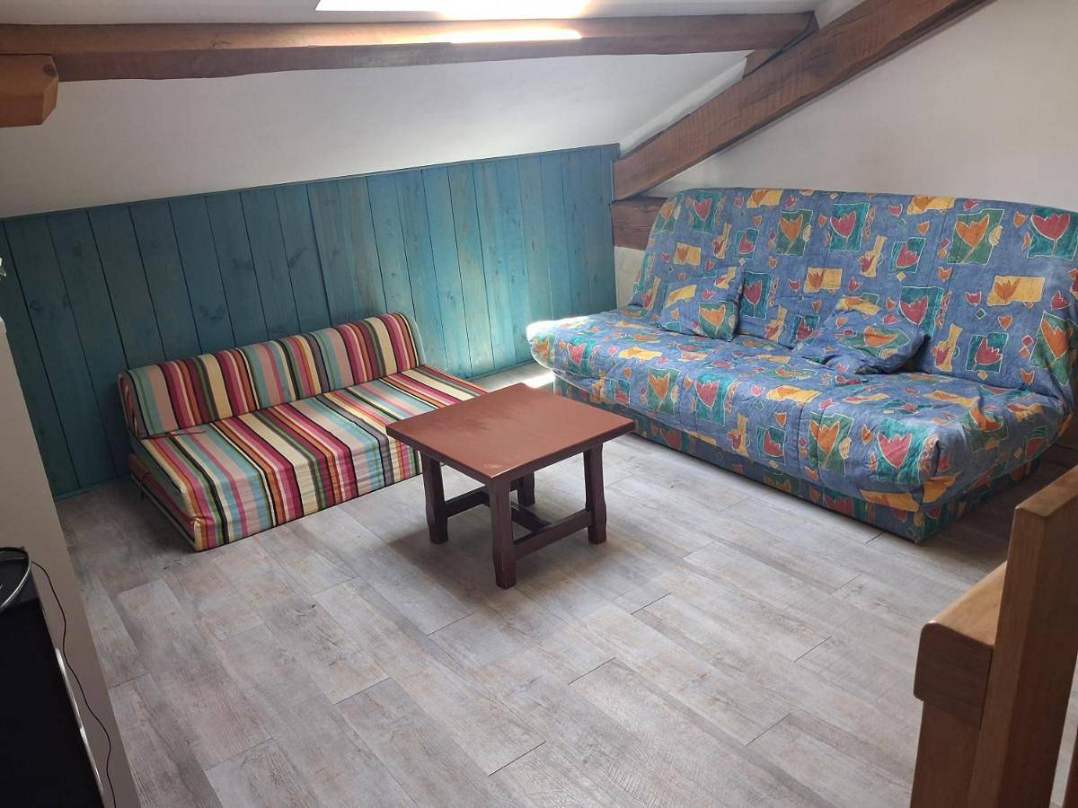 Appartement entier, Hebergement calme et verdoyant in Pommiers (Loire), Région de Roanne