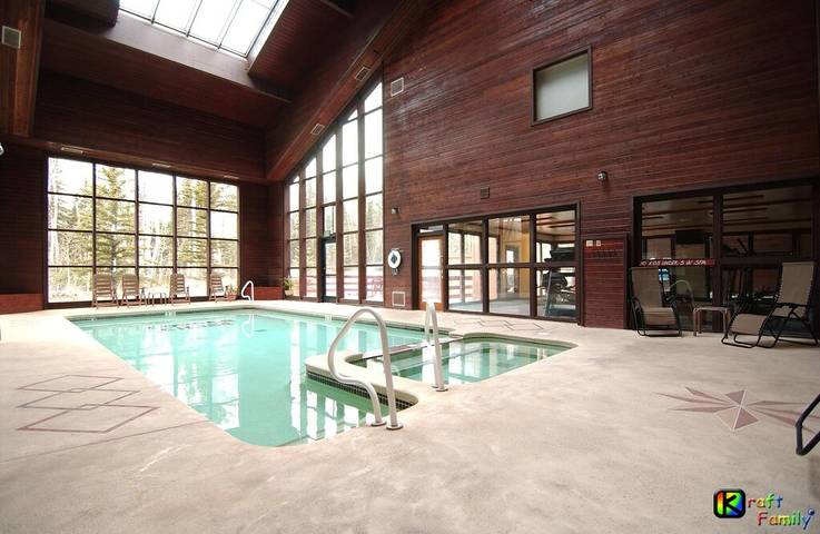 Vacation rental for 14 people, with hot tub and sauna as well as pool and yard in Brian Head