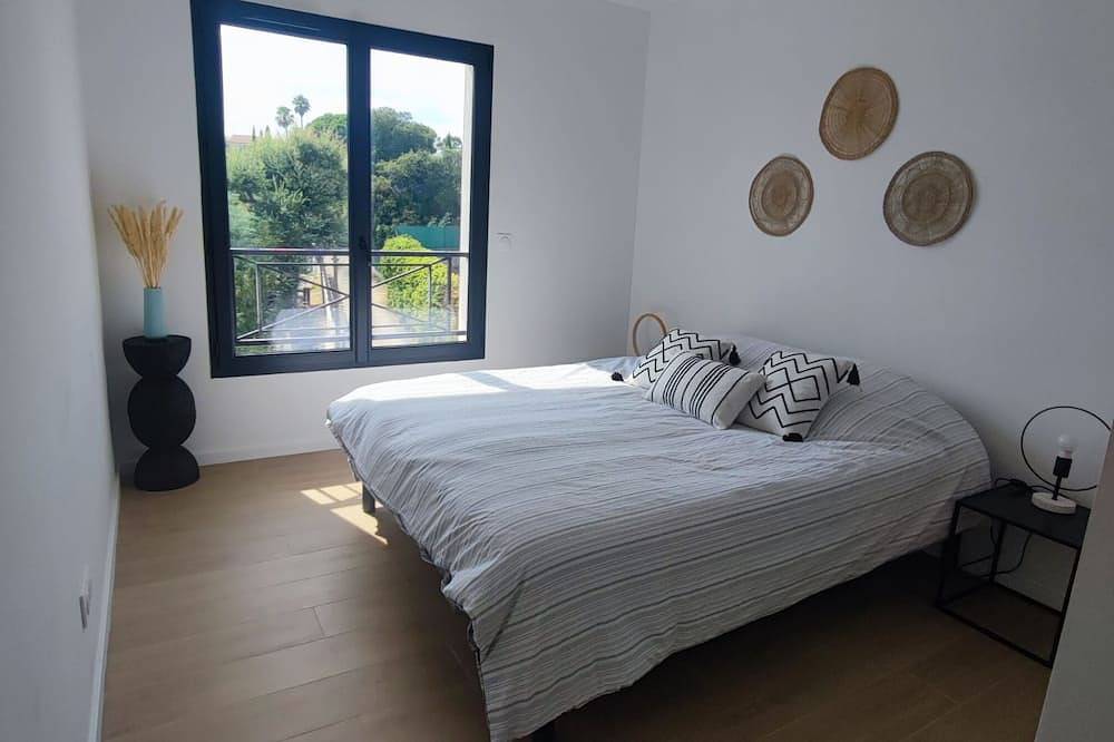 Luxury villa with pool & jacuzzi 20' from Cannes in La Roquette-sur-Siagne, Cannes regio