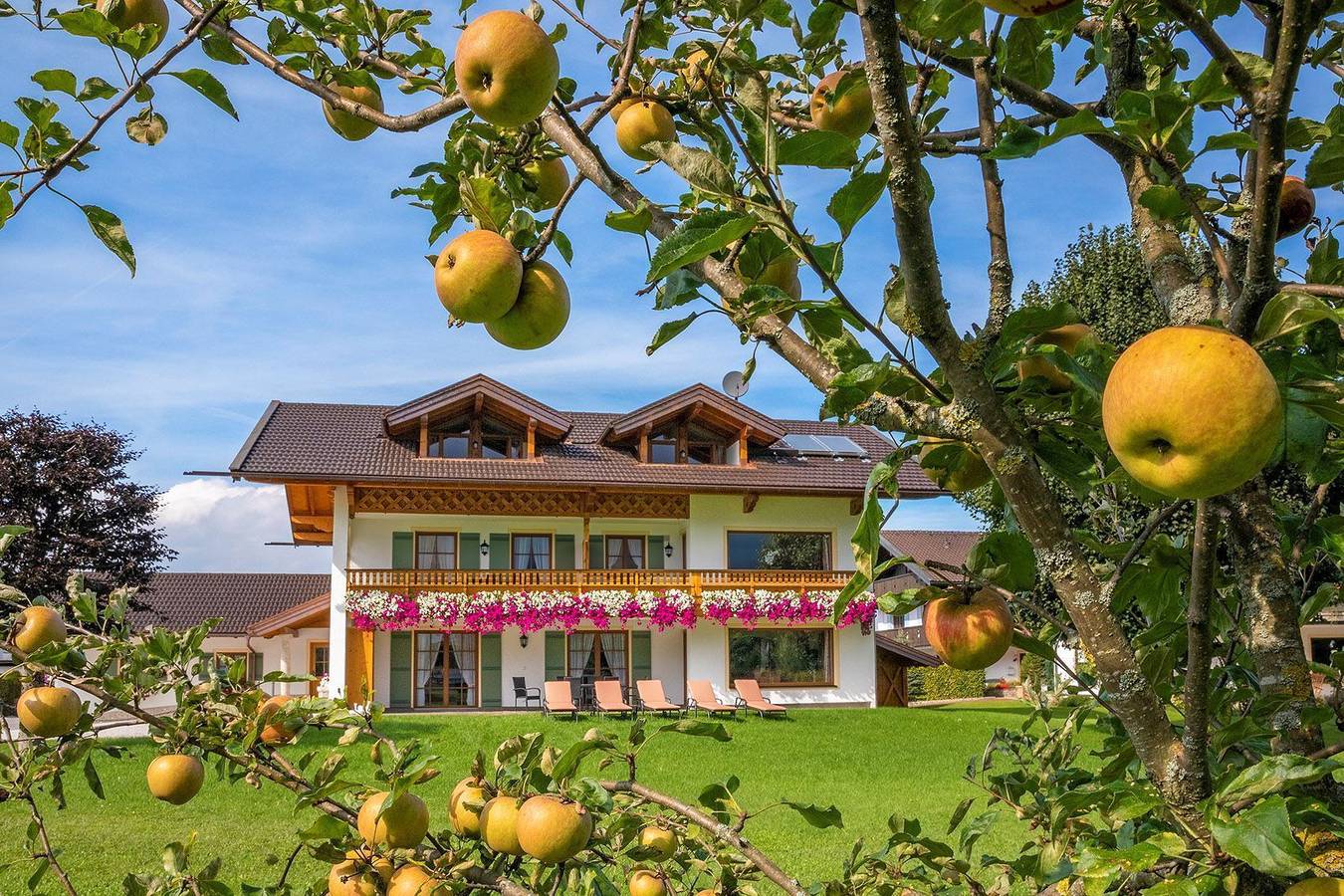 Ganze Ferienwohnung, Chiemsee Hauszeit Ferienhaus - (5) Ferienwohnung für 1-6 Personen ( 103 qm, Eg) in Bernau am Chiemsee, Chiemsee