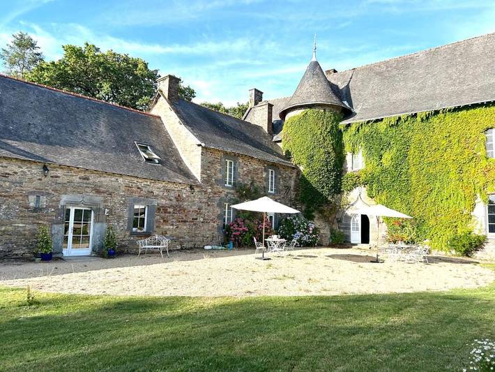 Location de vacances pour 16 personnes, avec vue ainsi que jardin et piscine à Tréal - 2