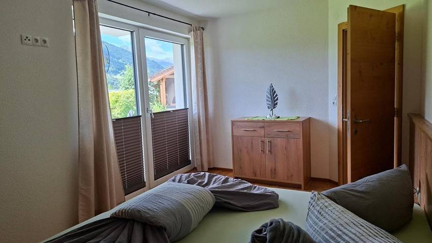Ferienwohnung für 3 Personen, mit Terrasse und Garten sowie Ausblick in Grins - 4