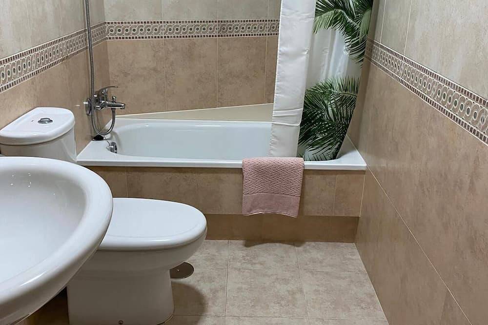 Entire apartment, Apartment in the pearl of Cantábrico, beach and nature at your fingertips in Foz, Galician Coast