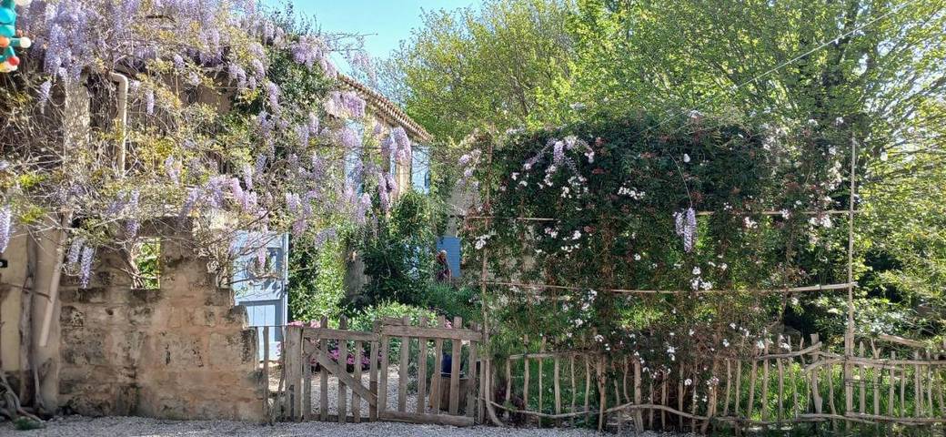 Chambre d’hôte pour 2 personnes, avec jardin et vue, animaux acceptés à Arles - 2