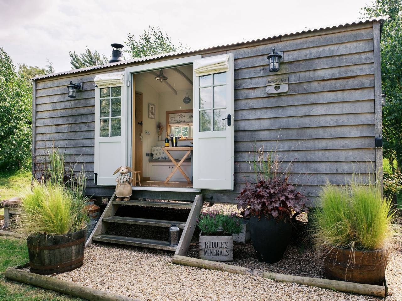 Herbie's Shepherds Hut at Shepherds Lodge Retreat and Wellness in Melton, Leicestershire