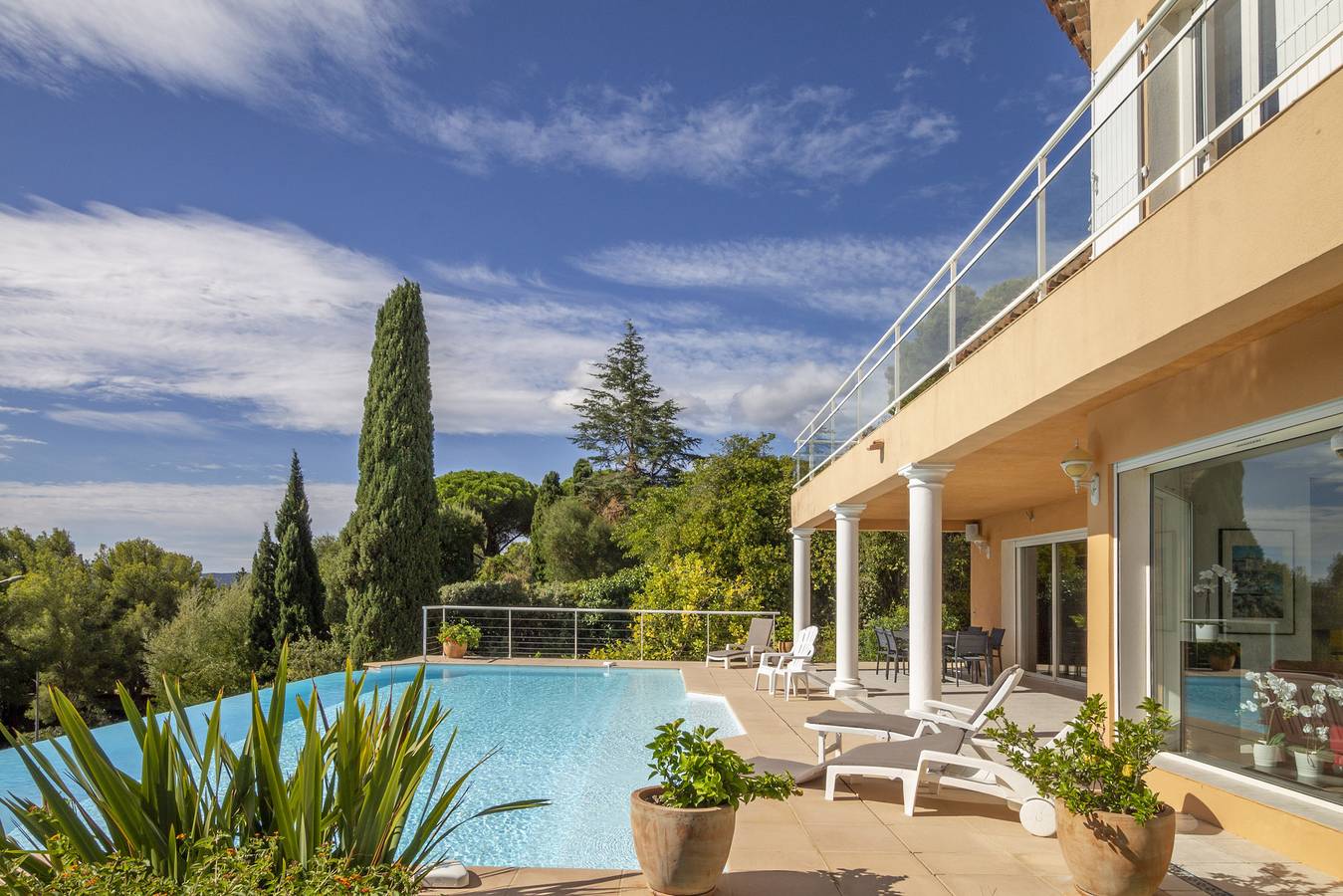 Villa Lili Rose (12p) with pool in Le Lavandou in Plage d'Aiguebelle, Le Lavandou