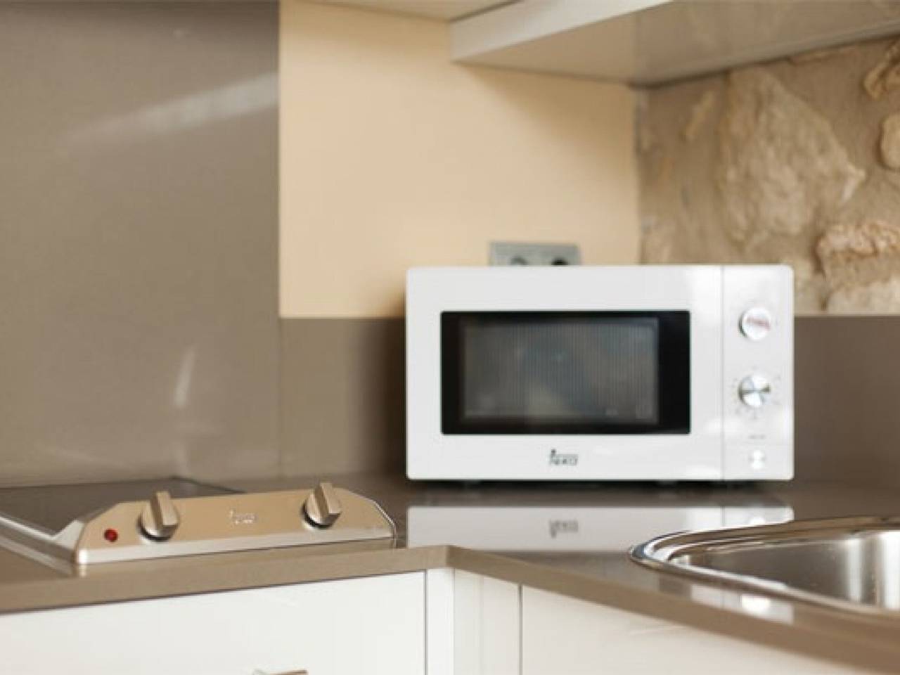 Entire apartment, Modern apartment with air conditioning and pool, Pals center in Pals, Costa Brava