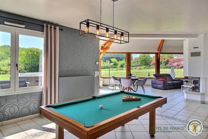 Gîte pour 10 personnes, avec sauna et jacuzzi ainsi que jardin et terrasse, animaux acceptés à Trégomeur - 4