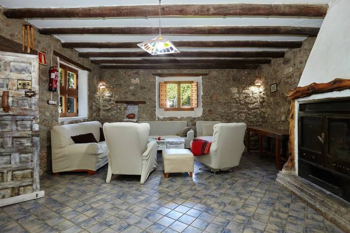 Casa de vacaciones 'El Soto' con vistas a la montaña, piscina privada y Wi-Fi in Beas de Segura, Parque natural de las Sierras de Cazorla y Segura