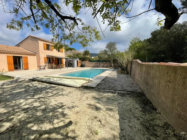 Chalet para 6 personas, con piscina y jardín - 1